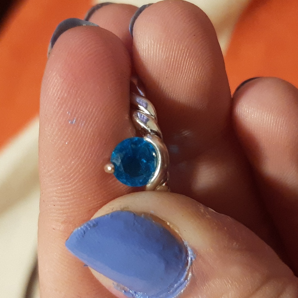 Ring - Picture 3 of 4